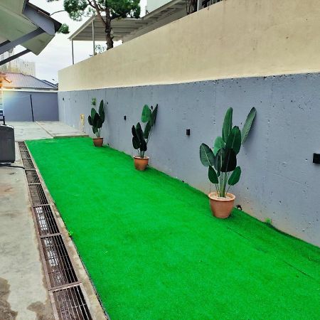 Semi-Detached, Up To 21 Pax, 4 Bedrooms, 3 Bathrooms, 4 Car Parks By Star Home บายันเลอปาส ภายนอก รูปภาพ