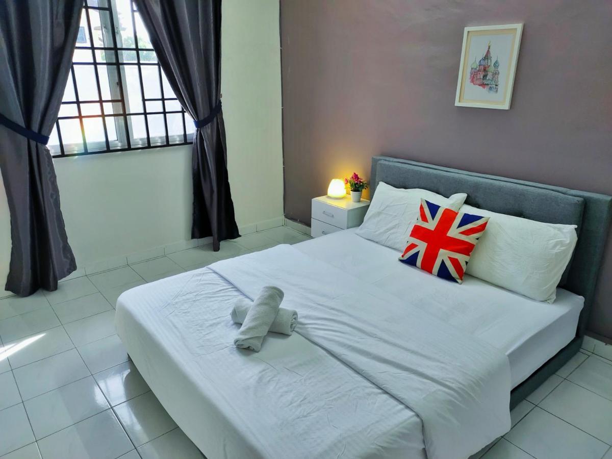 Semi-Detached, Up To 21 Pax, 4 Bedrooms, 3 Bathrooms, 4 Car Parks By Star Home บายันเลอปาส ภายนอก รูปภาพ