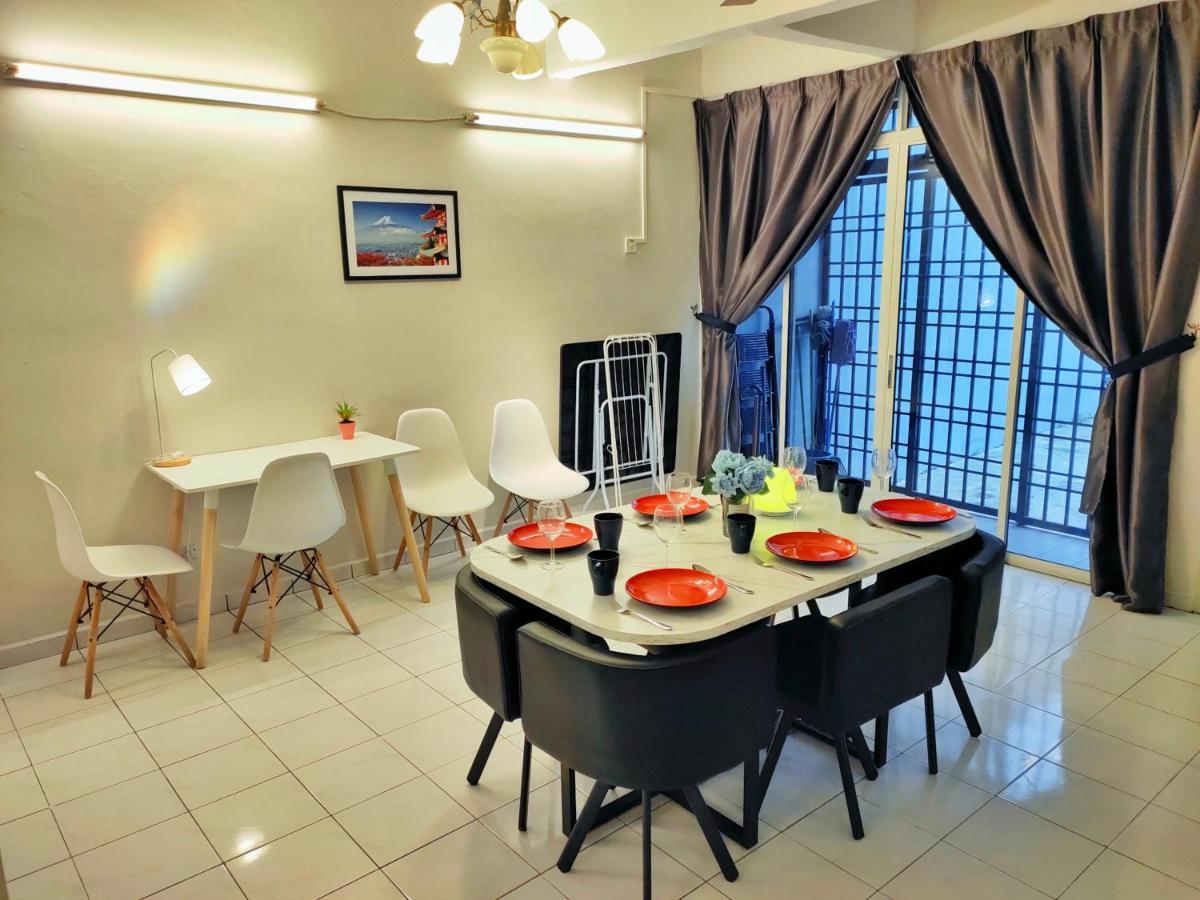 Semi-Detached, Up To 21 Pax, 4 Bedrooms, 3 Bathrooms, 4 Car Parks By Star Home บายันเลอปาส ภายนอก รูปภาพ