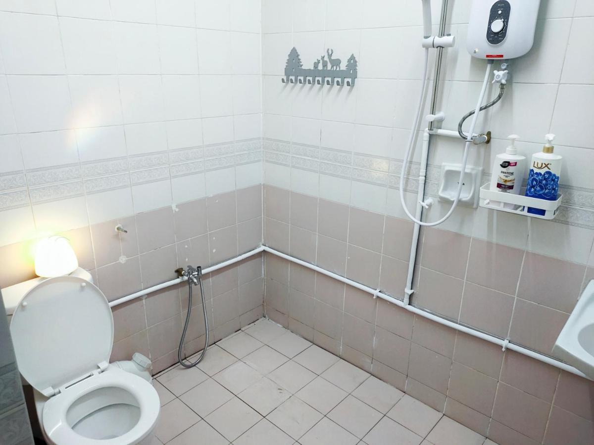 Semi-Detached, Up To 21 Pax, 4 Bedrooms, 3 Bathrooms, 4 Car Parks By Star Home บายันเลอปาส ภายนอก รูปภาพ
