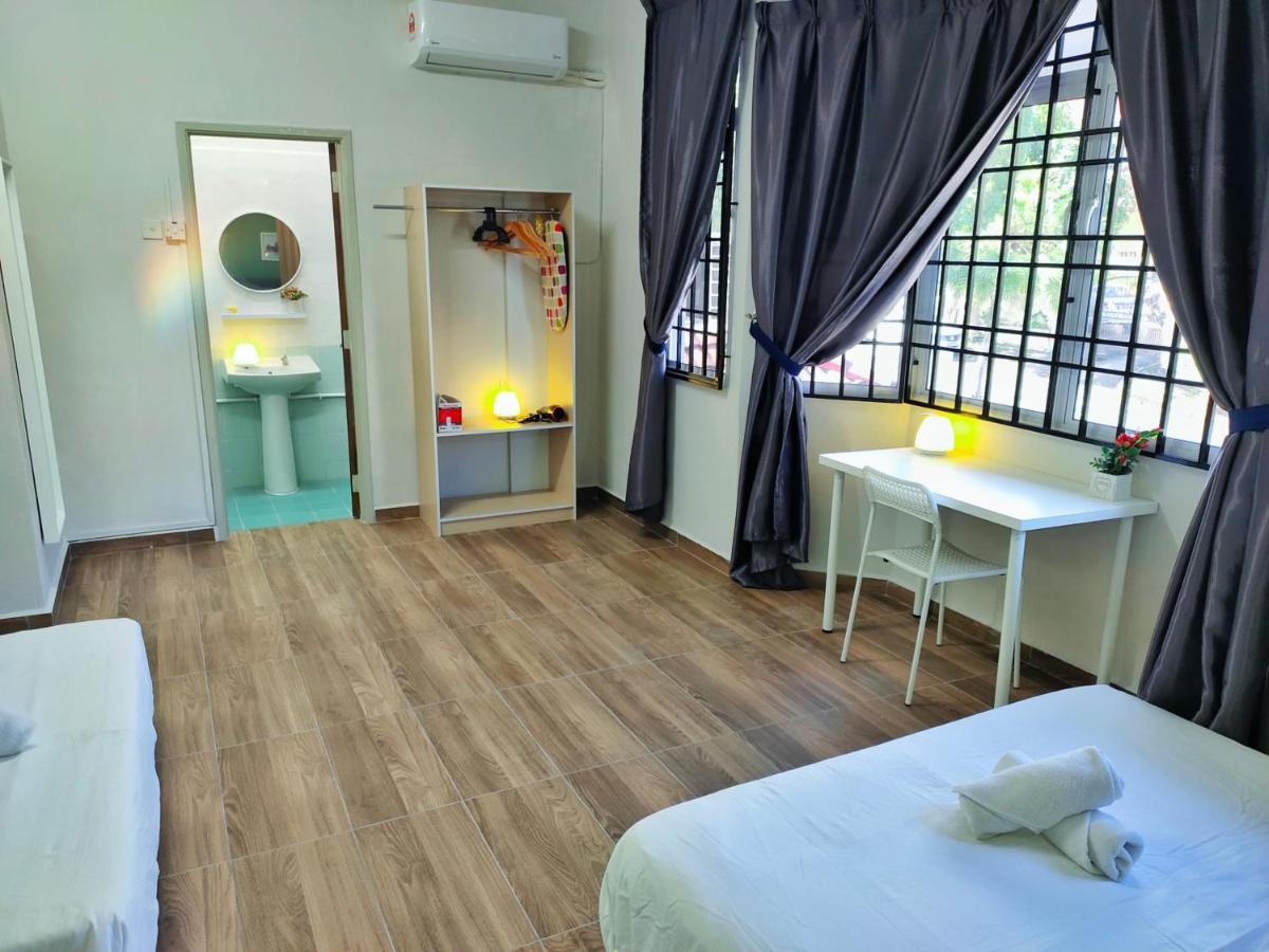 Semi-Detached, Up To 21 Pax, 4 Bedrooms, 3 Bathrooms, 4 Car Parks By Star Home บายันเลอปาส ภายนอก รูปภาพ