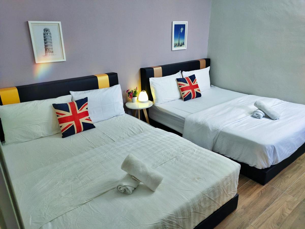 Semi-Detached, Up To 21 Pax, 4 Bedrooms, 3 Bathrooms, 4 Car Parks By Star Home บายันเลอปาส ภายนอก รูปภาพ